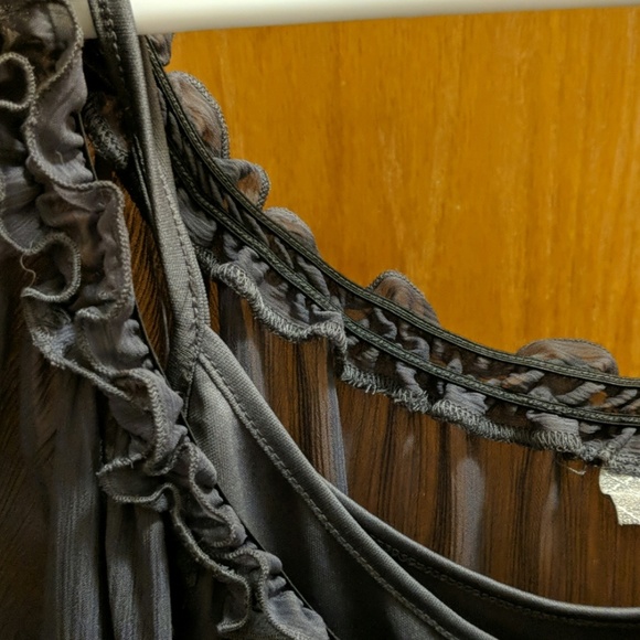 Daytrip Dark Grey Flutter Sleeve Top Large - Picture 3 of 4